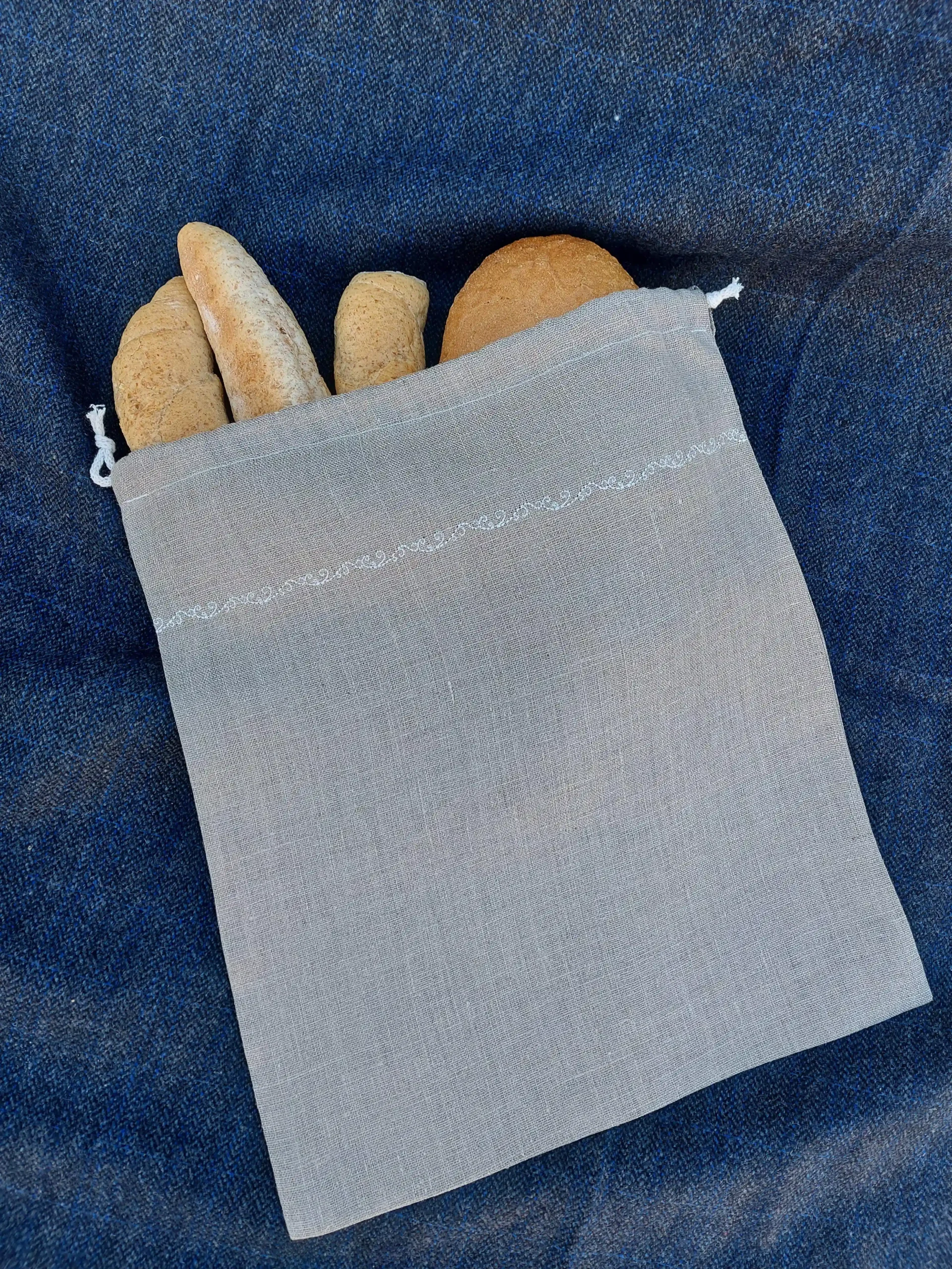 Ľanové vrecko na pečivo - biely ornament