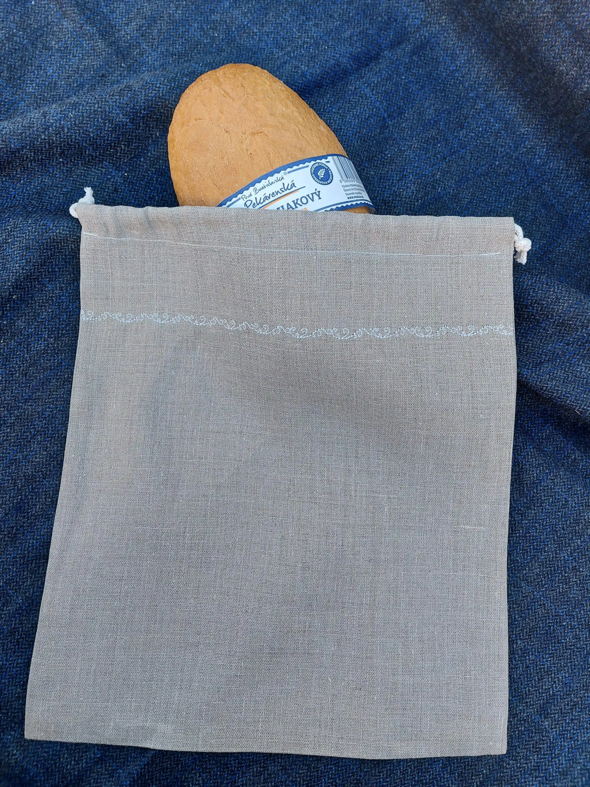 Ľanové vrecko na pečivo - biely ornament