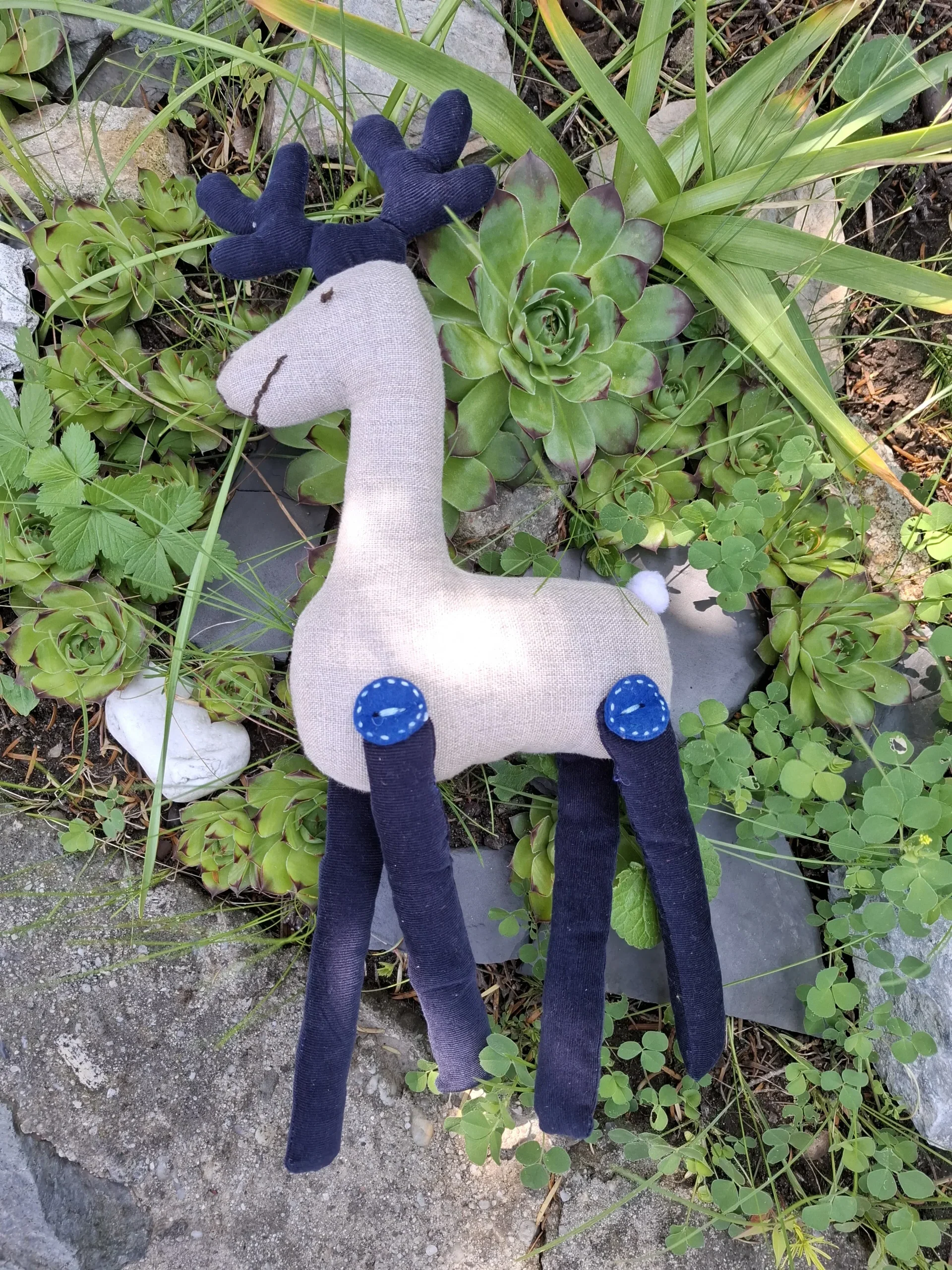 Ľanová hračka jeleň